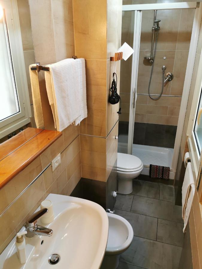 Bed And Breakfast Piramide Roma Exterior foto