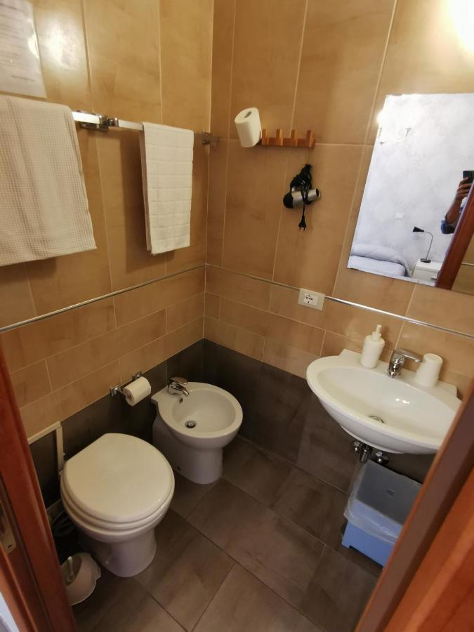 Bed And Breakfast Piramide Roma Exterior foto